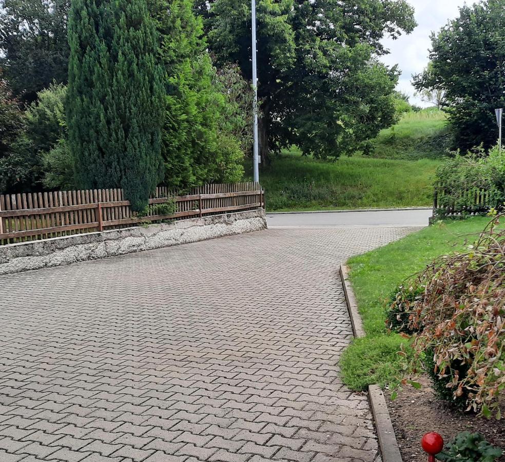 Ferienwohnung Kopold "Im Alten Schulhaus" Pottmes Bagian luar foto