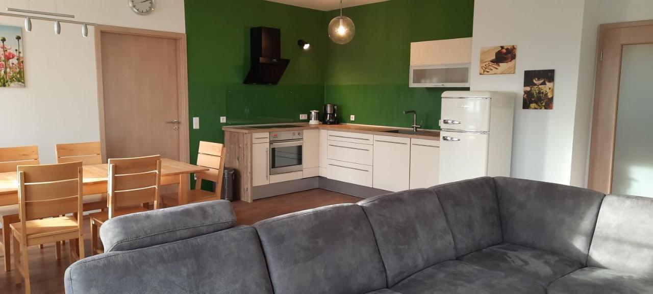 Ferienwohnung Kopold "Im Alten Schulhaus" Pottmes Bagian luar foto
